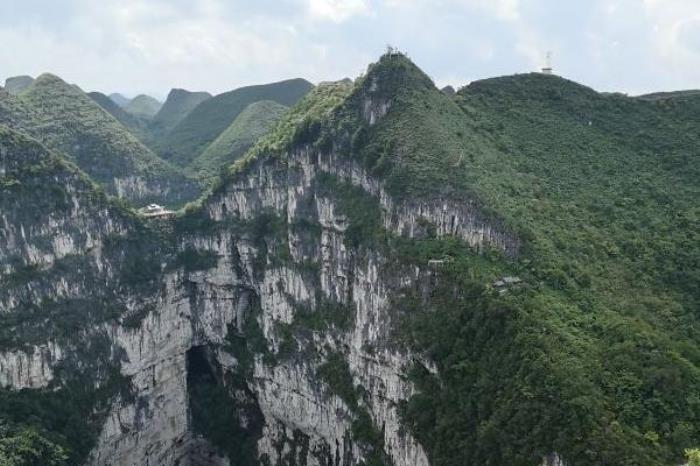 广西大石围天坑群景区在哪里