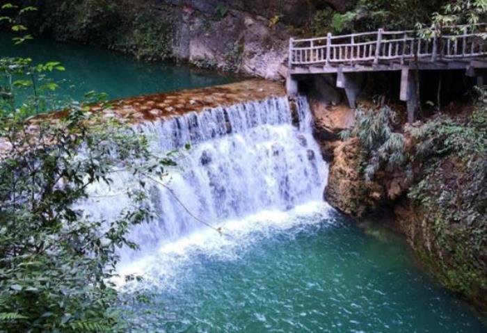 鹤峰屏山峡谷