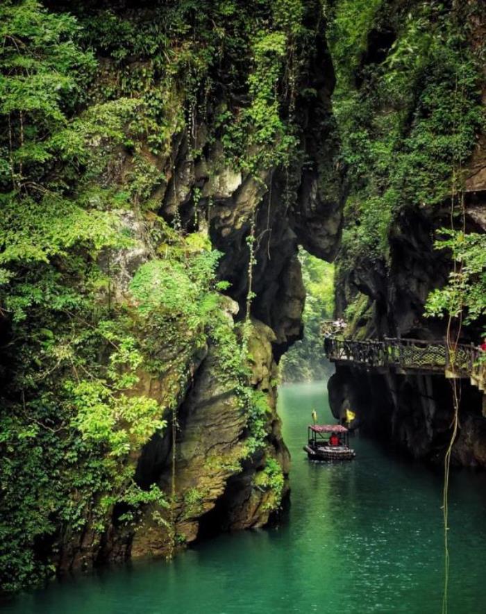 巴人河生态旅游区（三峡女人谷）