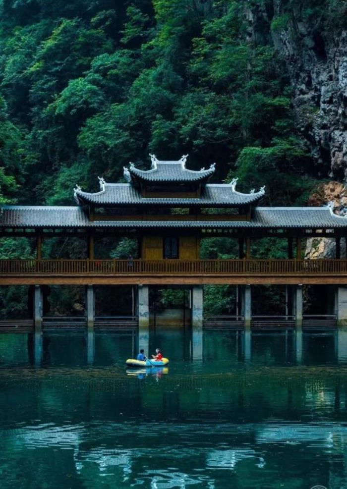 巴人河生态旅游区（三峡女人谷）