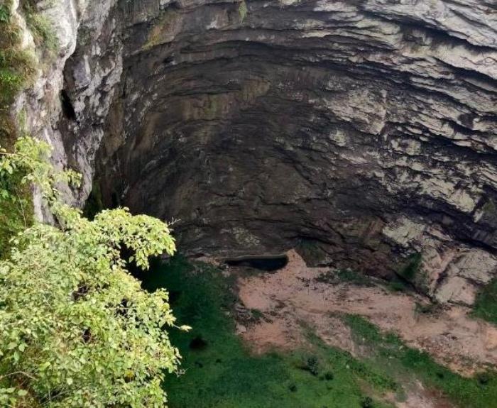 锣圈岩地质公园矅天眼景区