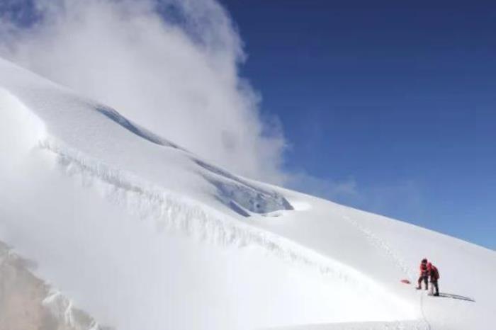 哈巴雪山