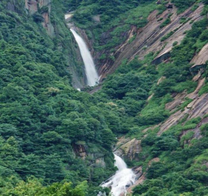 青阳九子岩景区