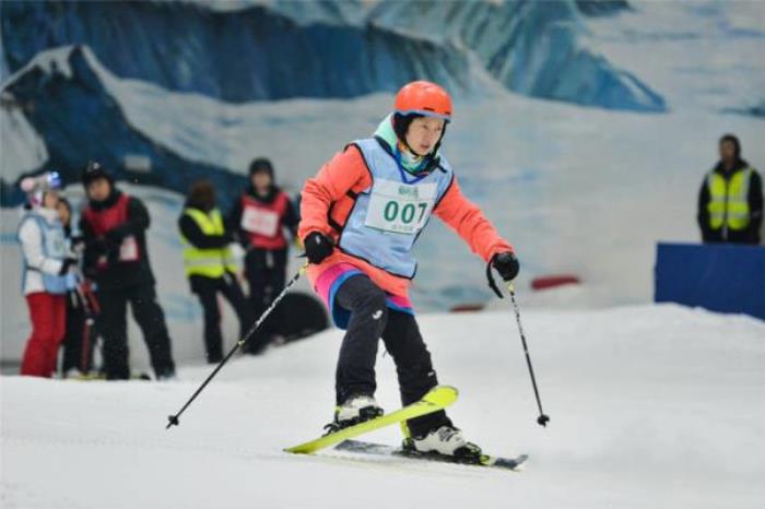 秦岭四季室内滑雪馆