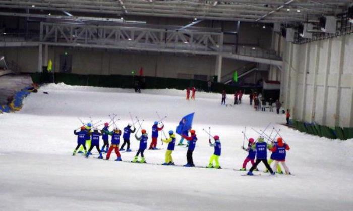 秦岭四季室内滑雪馆